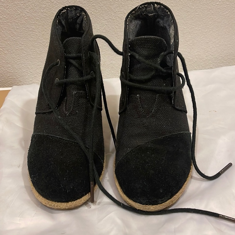 TOMS Black Suede Open Toe Bootie Women’s Size 7